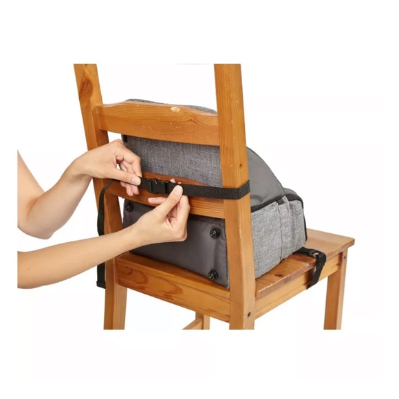 🎒CONTOURS // Explore 2-in-1 Portable Booster Seat and Diaper Bag (Graphite) - Picture 8 of 11